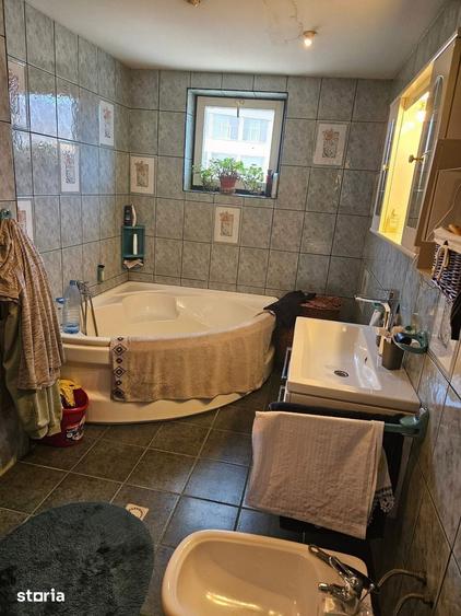 Casă cu 4 camere cu Teren 700 Mp în Soarelui