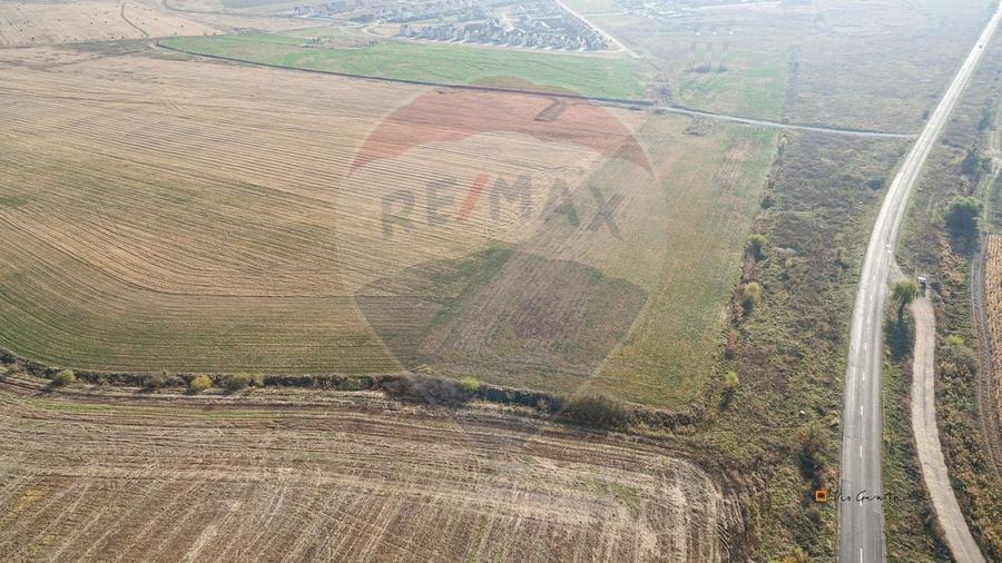 Teren agricol intravilan de 39016 mp, în Exterior Nord