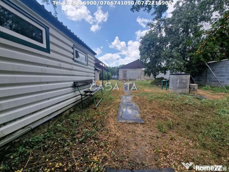 Casă cu 2 camere cu Teren 2554 Mp în Sănătești