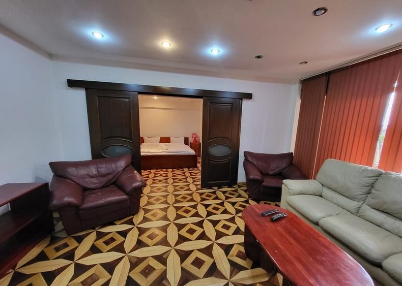 Apartament 3 Camere | Semidecomandat | Piata Muncii | Metrou - 1