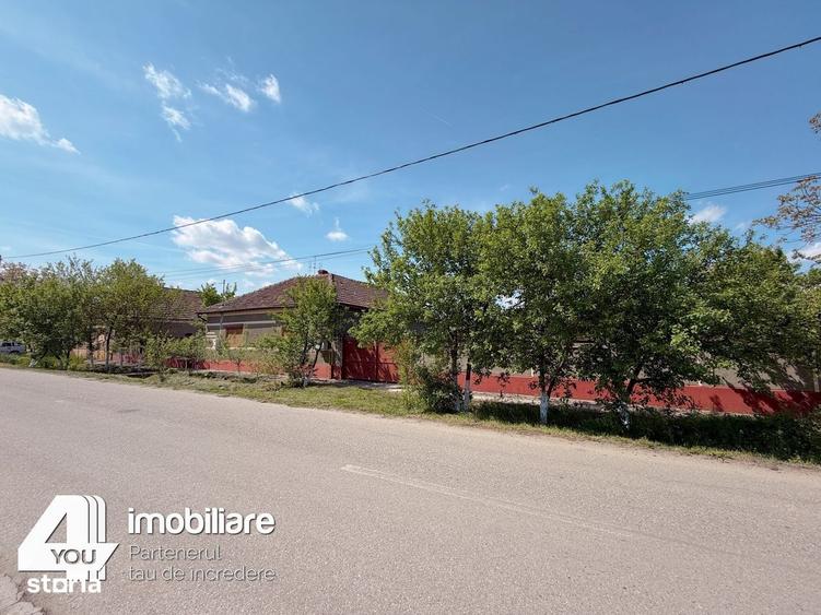 Casă cu 3 camere cu Teren 2114 Mp în Central