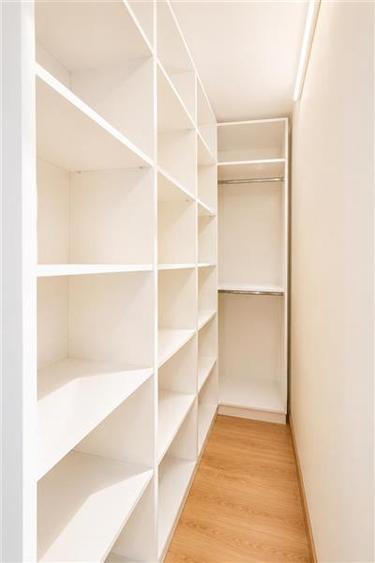Apartament cu 3 camere nedecomandat, mobilat în Centrul Istoric