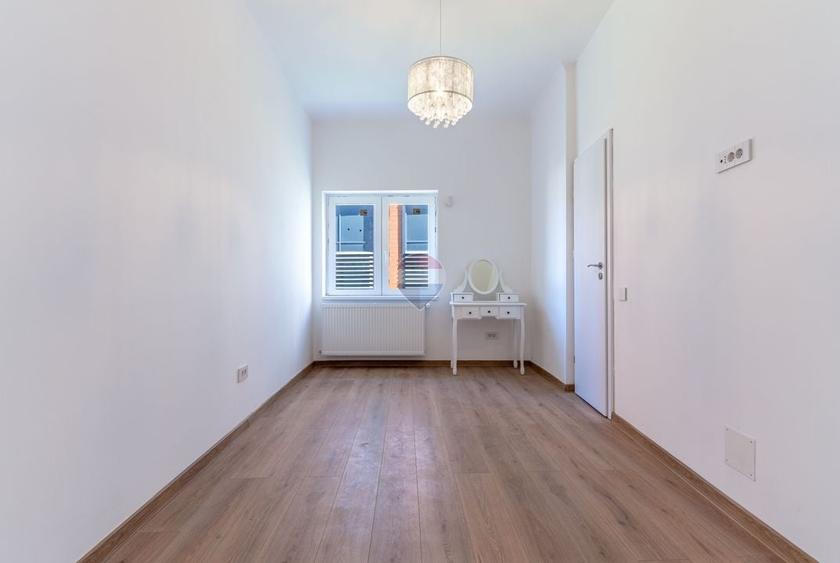 Apartament cu 3 camere decomandat în Semicentral