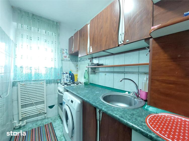 Garsonieră decomandată în Piața