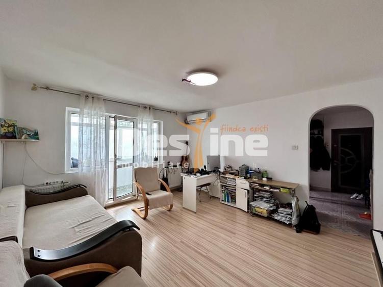 Apartament cu 2 camere semidecomandat, mobilat în Vest