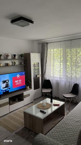Apartament cu 2 camere semidecomandat în Tractorul