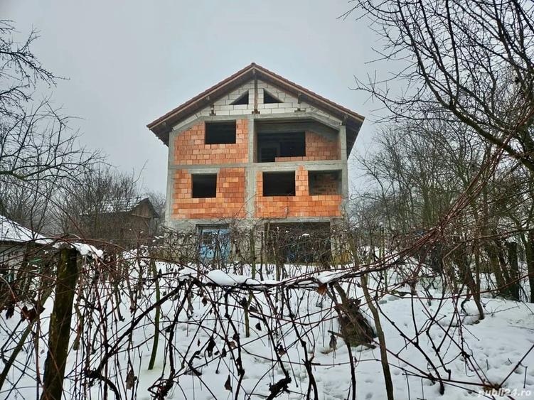 Casă în Ionești
