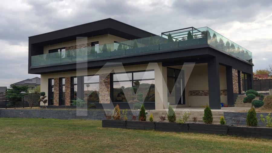 Casă individuală cu 5 camere cu Piscina în Cisnădie