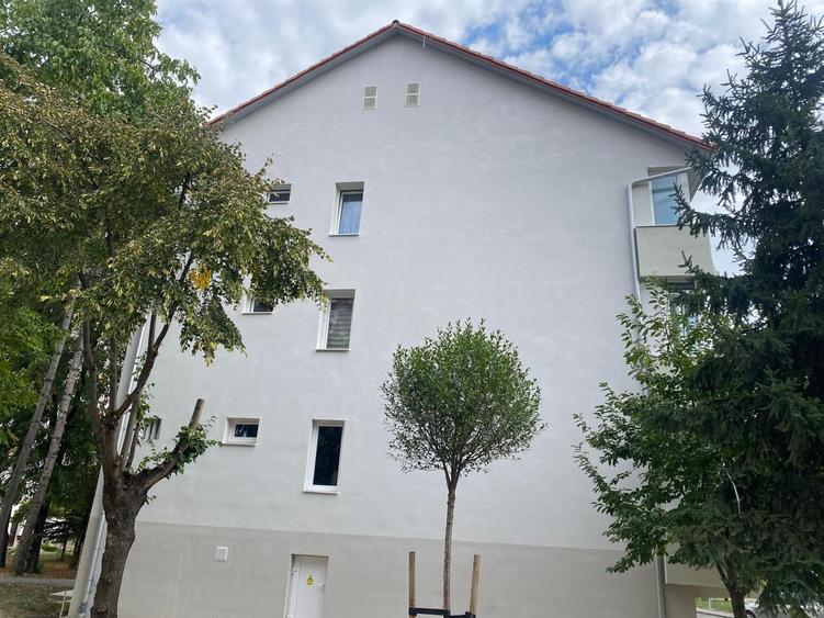 Apartament cu 3 camere decomandat în Ștrand