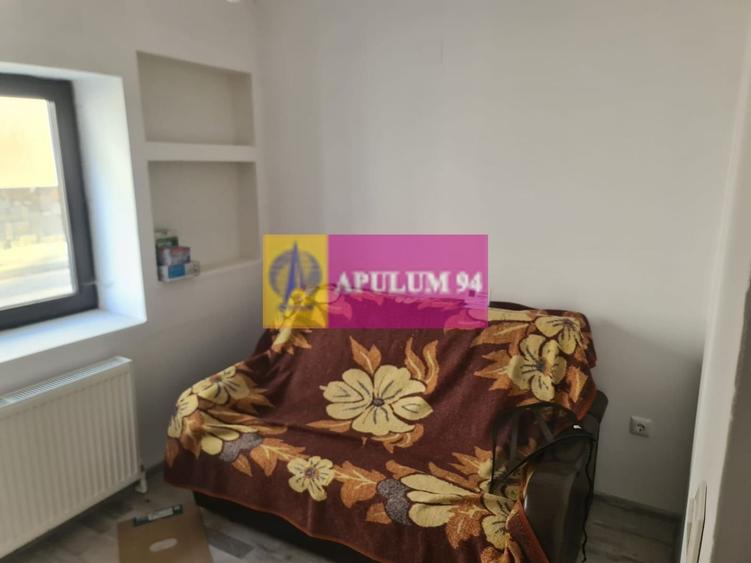 Casă individuală cu 2 camere decomandat cu Canalizare în Central