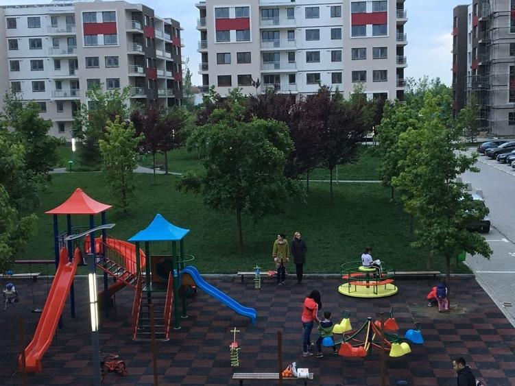 Apartament cu 2 camere decomandat în Metalurgiei