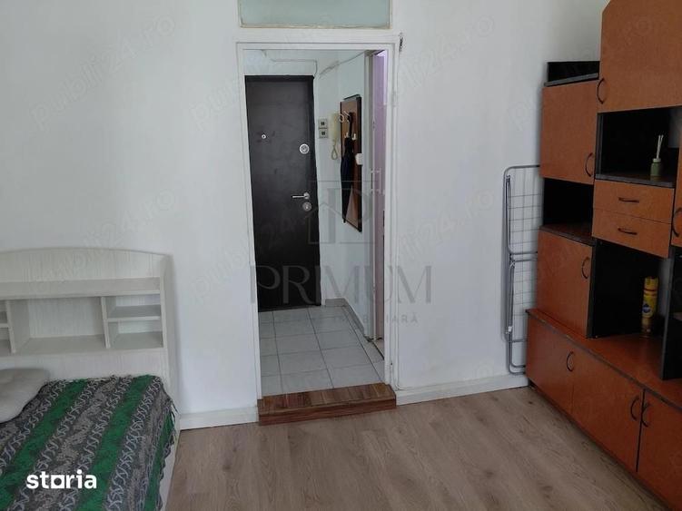 Garsonieră decomandată în Complex Studențesc