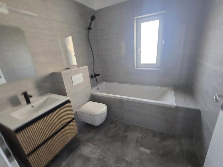 Duplex cu 4 camere cu Canalizare în Moșnița Nouă