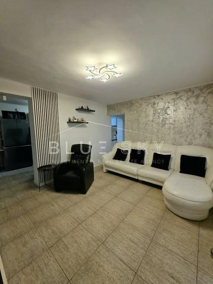 Apartament cu 3 camere decomandat, mobilat în Kamsas
