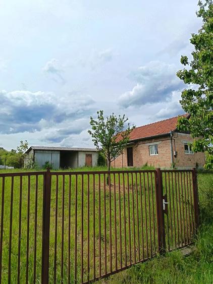 Casă cu 2 camere cu Teren 1850 Mp în Valea Mare de Criș