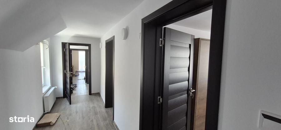 Apartament cu 4 camere în Lefaia