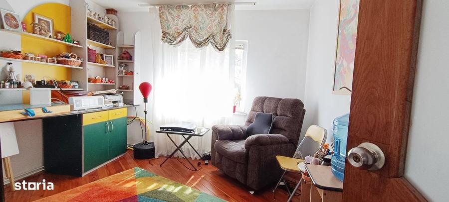 Apartament cu 3 camere decomandat în Județean