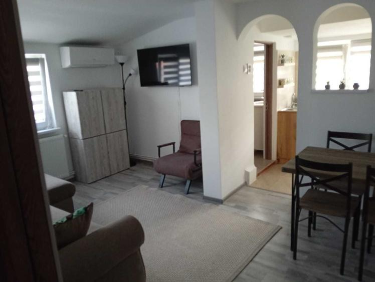 Apartament cu 2 camere semidecomandat în Central