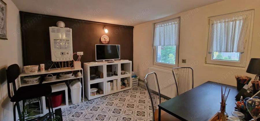 Casă cu 3 camere în Complex Studențesc