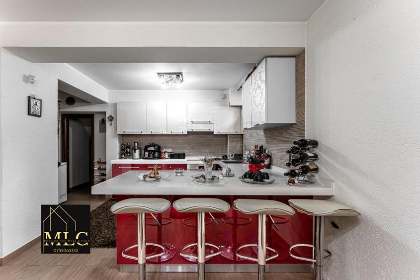 Duplex cu 7 camere cu Canalizare în Gorjului