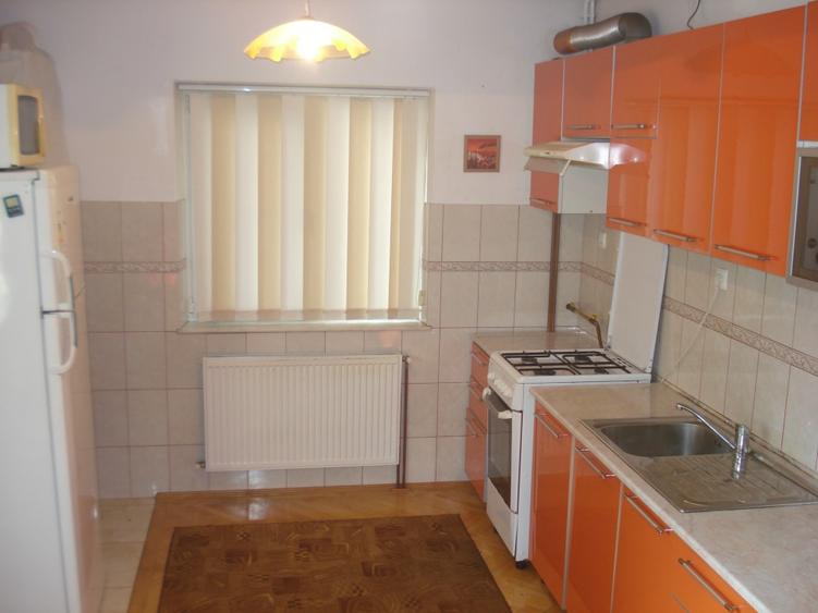 Apartament cu 2 camere decomandat în Dacia