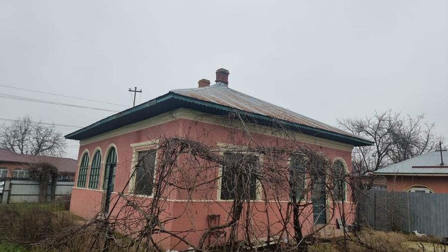 Casă cu 4 camere cu Teren 750 Mp în Central