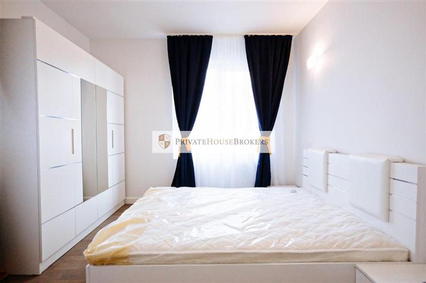 Apartament cu 3 camere semidecomandat, mobilat în Pipera