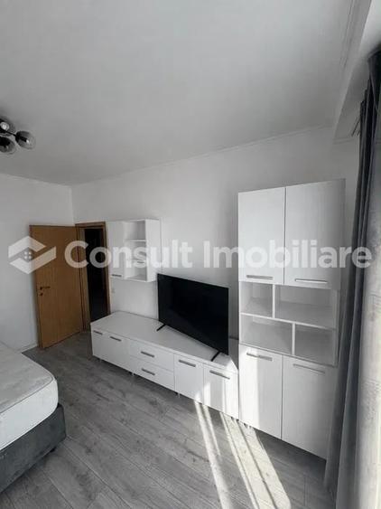 Apartament cu 2 camere semidecomandat, mobilat în Iris