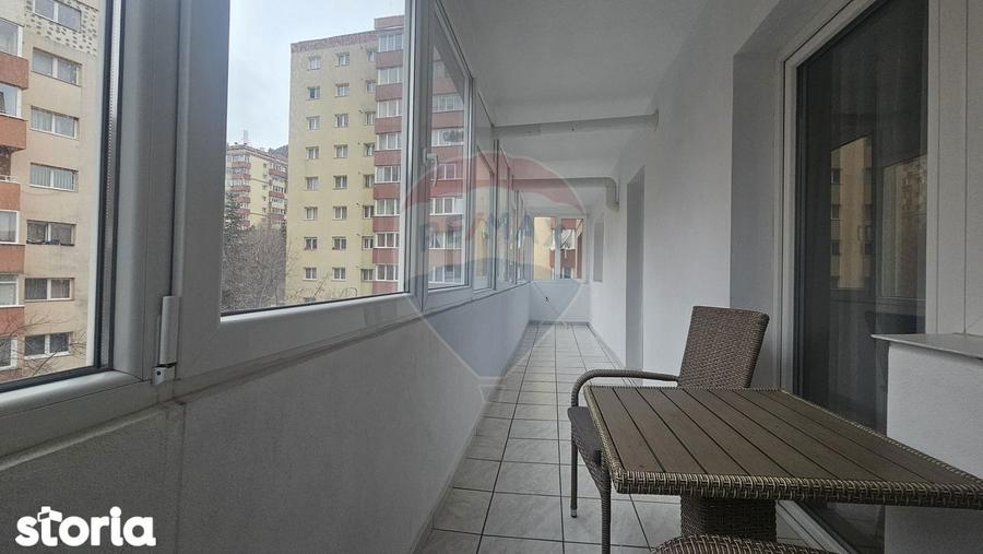 Apartament cu 3 camere decomandat, mobilat în Valea Cetății