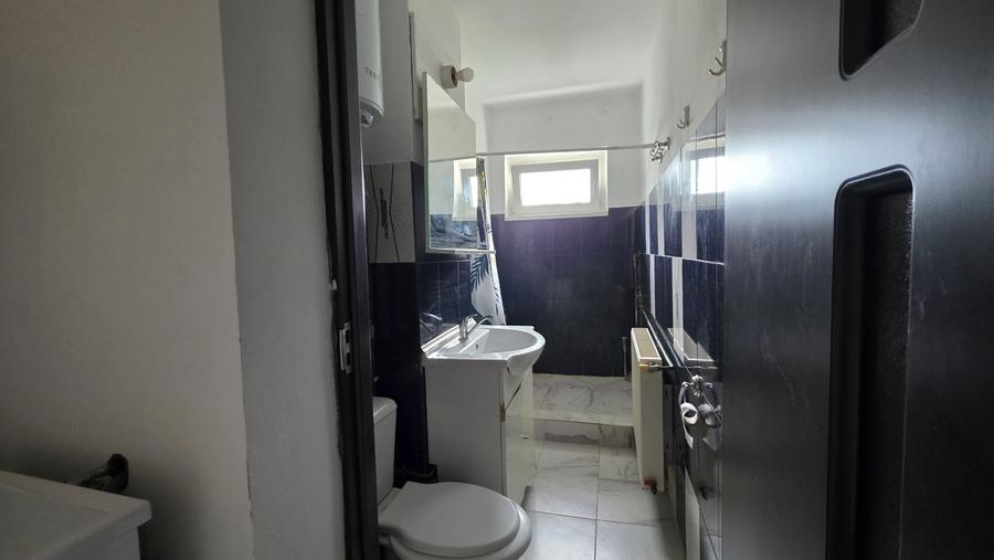 Garsonieră decomandată, mobilată în Girocului