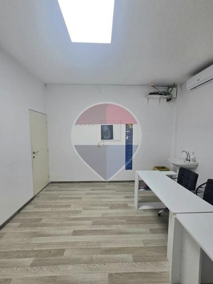 Spațiu comercial, de 180 mp, în Central