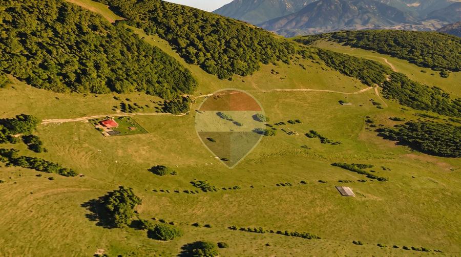 Teren Construcții intravilan de 813 mp, în Dâmbovicioara