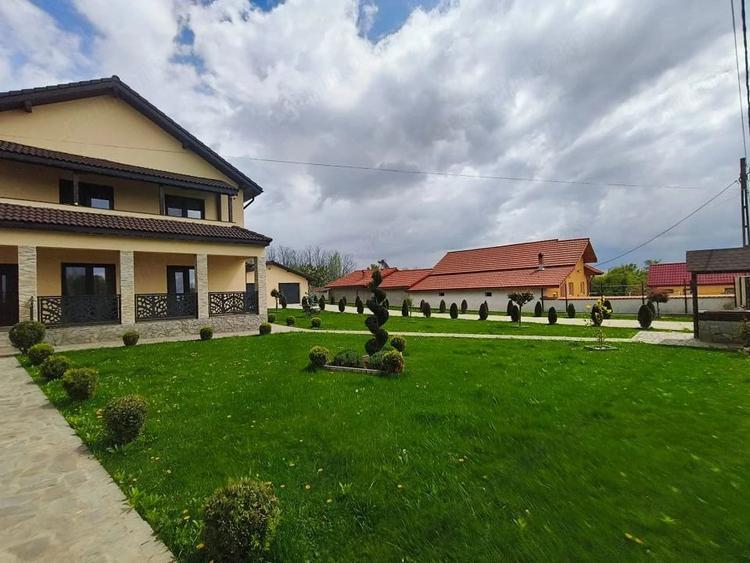 Casă cu Teren 2775 Mp în Crasna