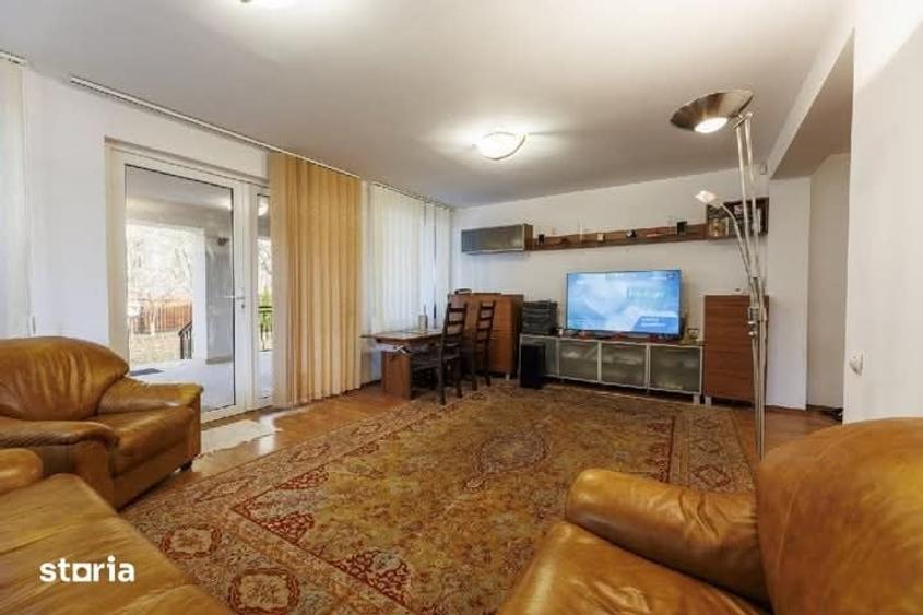 Casă cu 6 camere cu Teren 567 Mp în Central