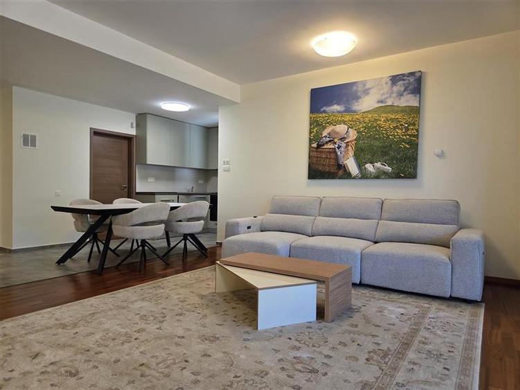 Apartament cu 2 camere semidecomandat, mobilat în Drumul Poienii