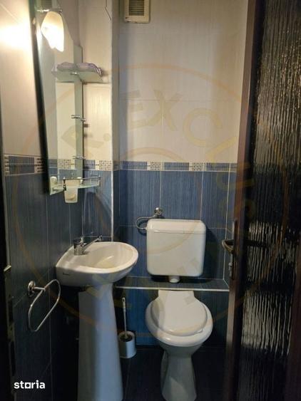 Apartament cu 4 camere decomandat în Micro 16