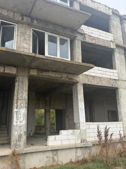 Teren Construcții intravilan de 1337 mp, în Glâmbocata-Deal