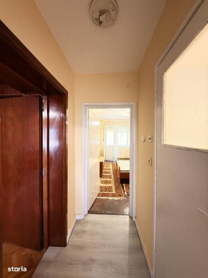 Apartament cu 3 camere semidecomandat în Olimpia-Stadion