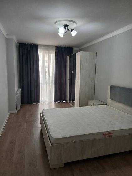 Garsonieră decomandată în Titan