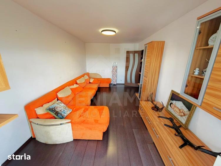 Apartament cu 3 camere decomandat în 1 Mai