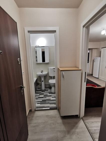 Garsonieră decomandată în Central