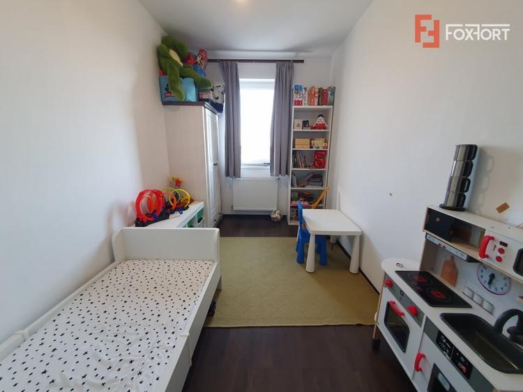 Apartament cu 3 camere, mobilat în Giroc
