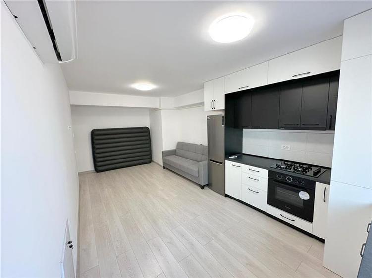 Apartament cu 2 camere semidecomandat, mobilat în Nord