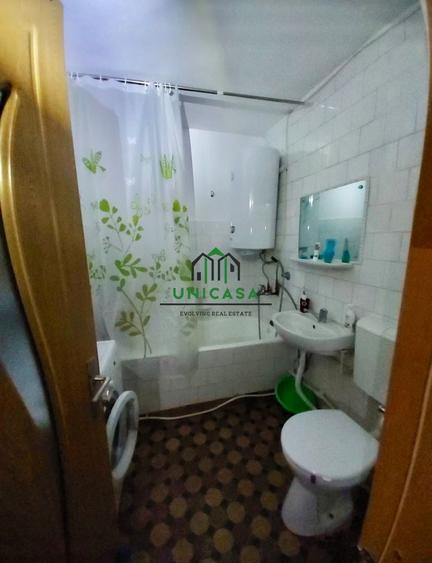 Apartament cu 3 camere decomandat în Voineasa