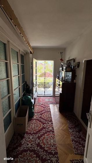 Casă cu 5 camere cu Teren 716 Mp în Central