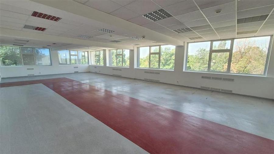 Birou, de 8,000 mp, în Crângași