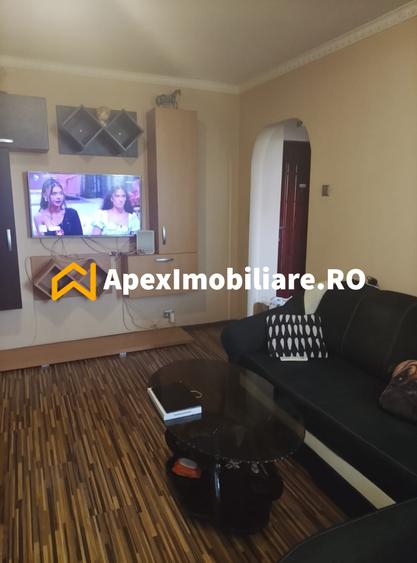Apartament cu 2 camere decomandat în 1 Mai