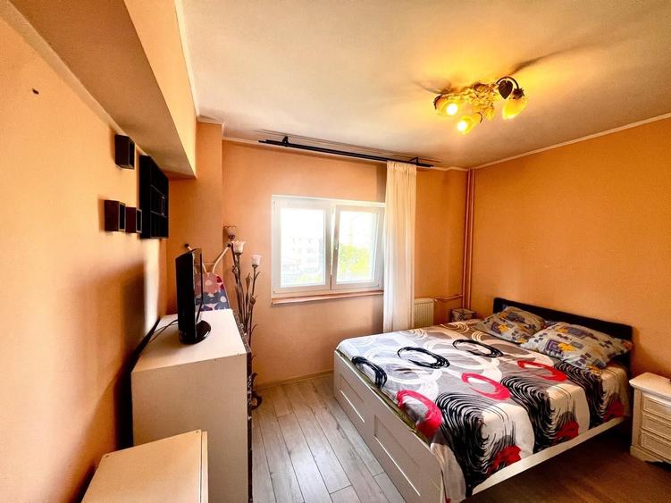 Apartament cu 4 camere decomandat în Sebastian