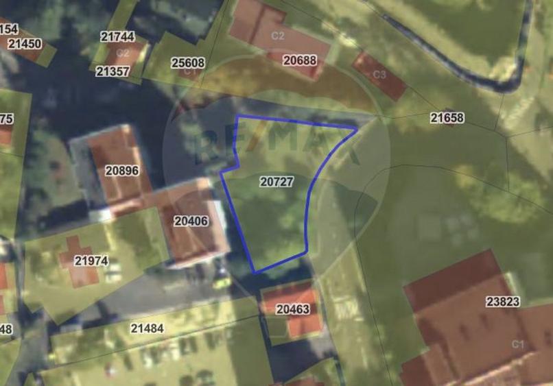 Teren Construcții intravilan de 812 mp, în Central