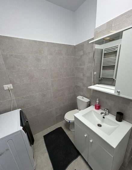 Apartament cu 2 camere decomandat în Titan